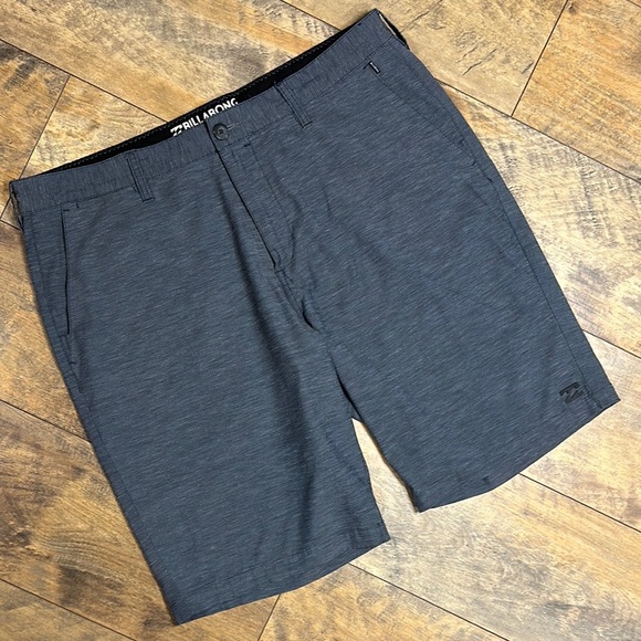 BILLABONG Men’s Crossfire Submersible 19” Hybrid Shorts, Size 38, EUC - Picture 2 of 8